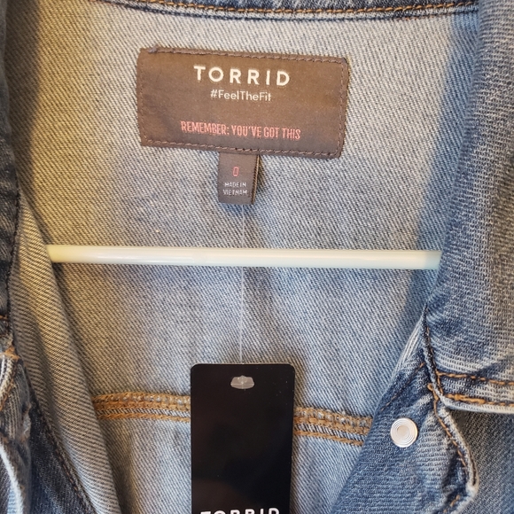 NWOT TORRID TRUCKER JEAN JACKET - Picture 5 of 8